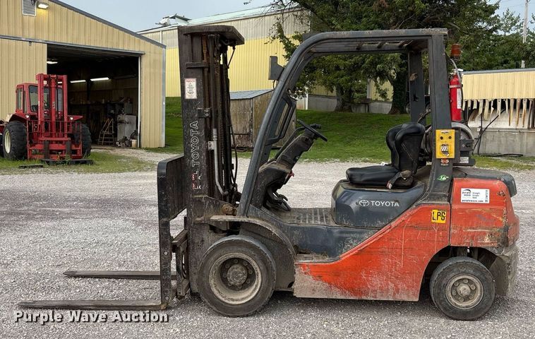 image for item DW7219 Toyota 8FGU25 forklift