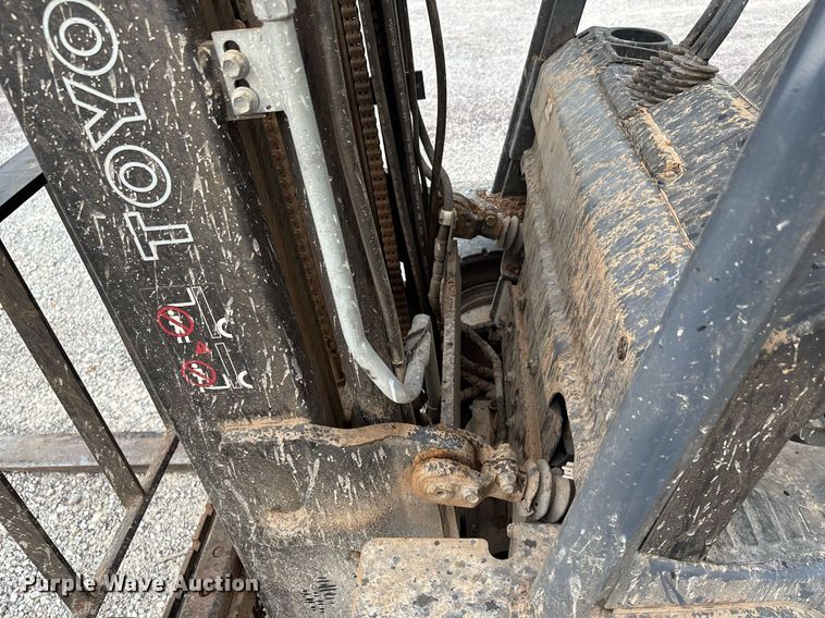 image for item DW7219 Toyota 8FGU25 forklift