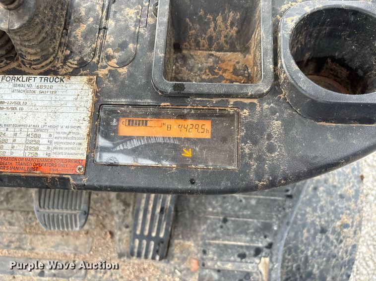 image for item DW7219 Toyota 8FGU25 forklift