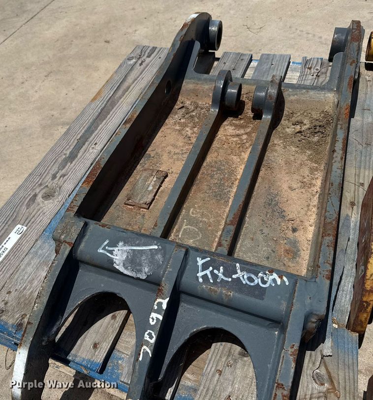 image for item DX5639 (3) excavator thumbs