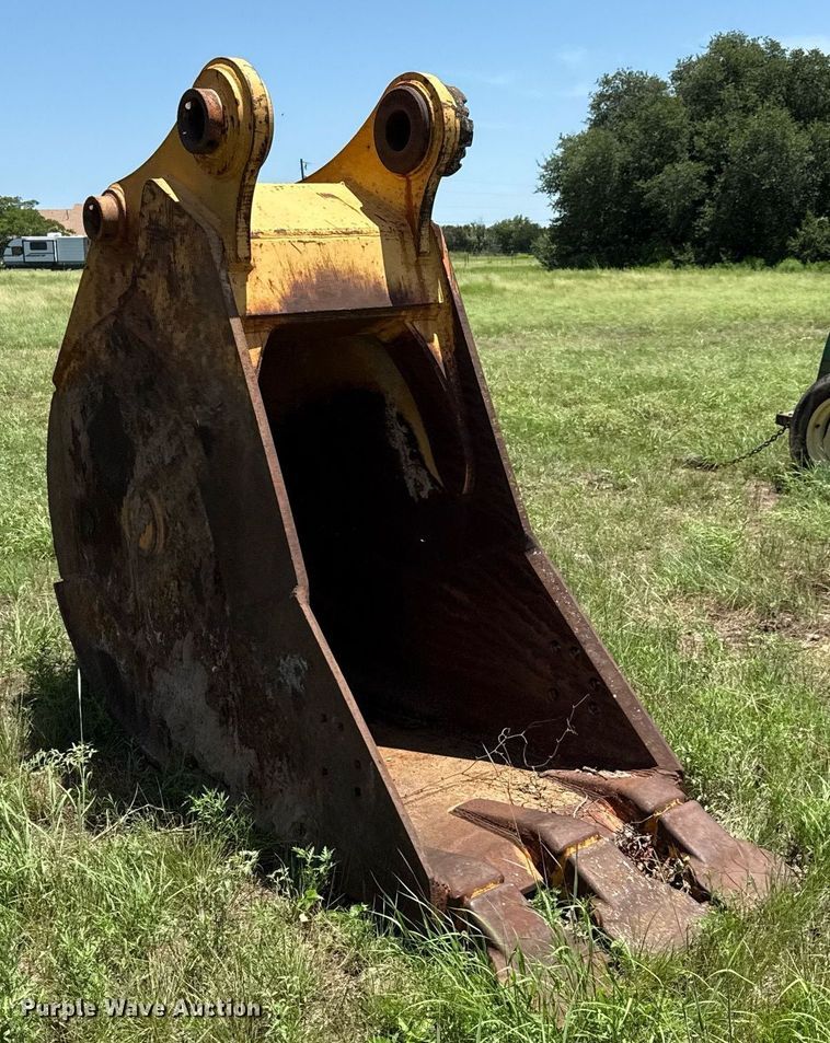 image for item DX5648 Central Fabricators 365 excavator bucket