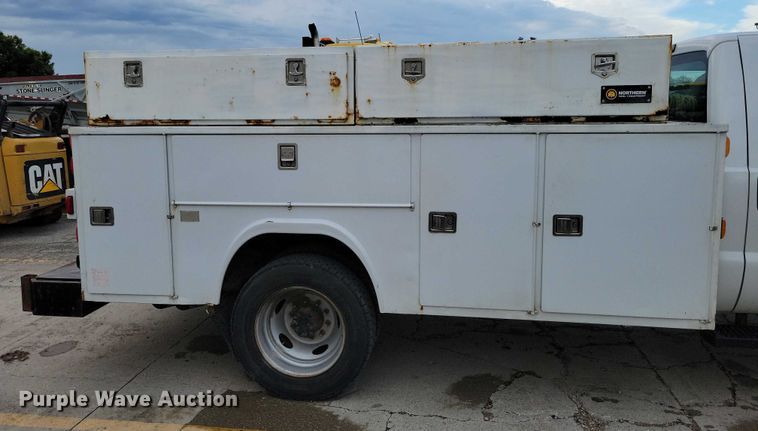 image for item DX7149 2014 Ford F550 utility / service truck