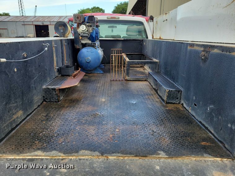 image for item DX7149 2014 Ford F550 utility / service truck