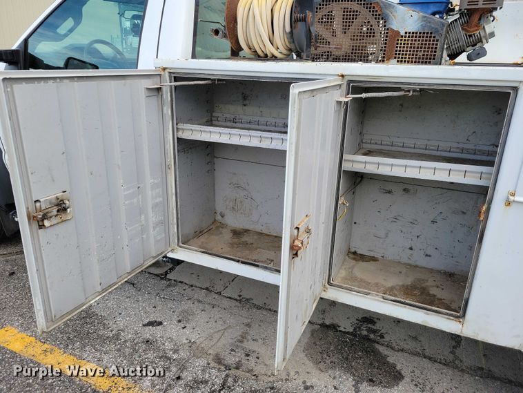 image for item DX7149 2014 Ford F550 utility / service truck