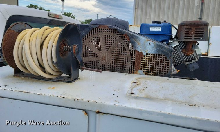 image for item DX7149 2014 Ford F550 utility / service truck