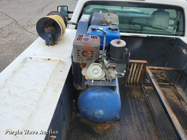 image for item DX7149 2014 Ford F550 utility / service truck