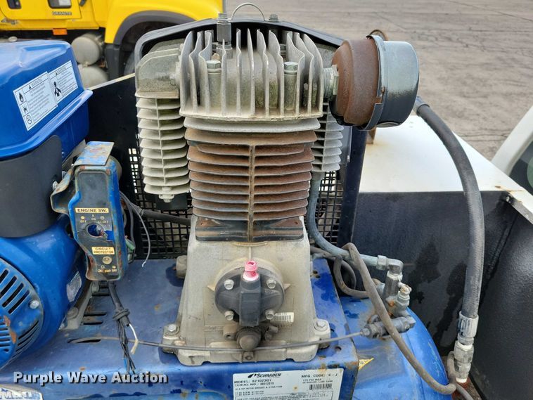 image for item DX7149 2014 Ford F550 utility / service truck