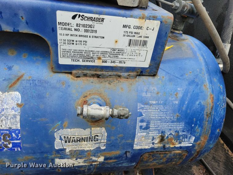 image for item DX7149 2014 Ford F550 utility / service truck