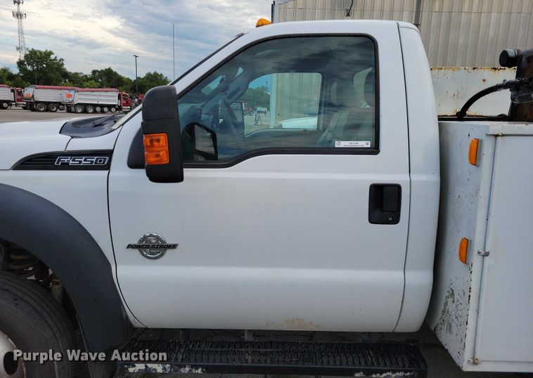 image for item DX7149 2014 Ford F550 utility / service truck