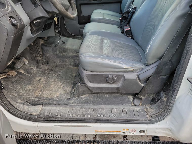 image for item DX7149 2014 Ford F550 utility / service truck