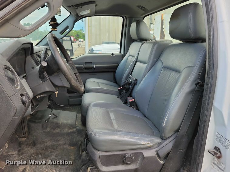 image for item DX7149 2014 Ford F550 utility / service truck