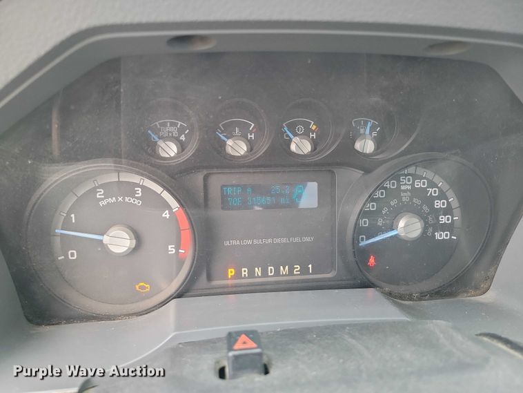 image for item DX7149 2014 Ford F550 utility / service truck