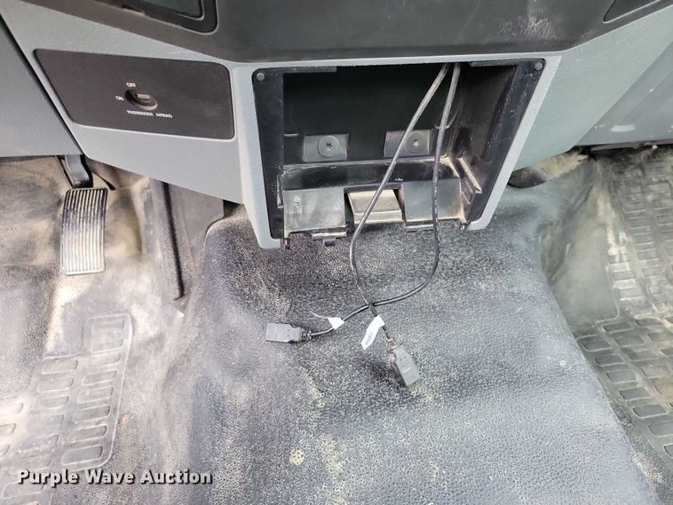 image for item DX7149 2014 Ford F550 utility / service truck