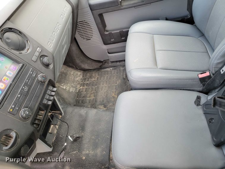 image for item DX7149 2014 Ford F550 utility / service truck