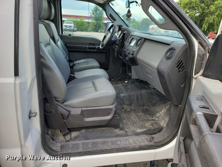 image for item DX7149 2014 Ford F550 utility / service truck