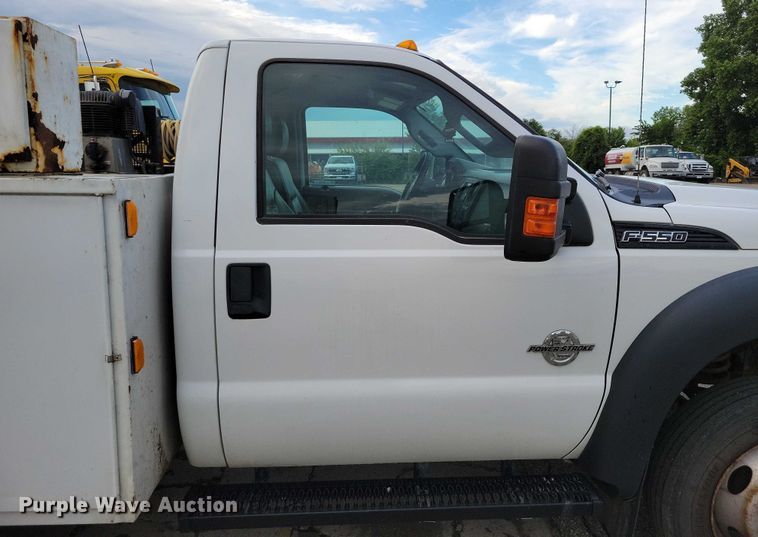 image for item DX7149 2014 Ford F550 utility / service truck