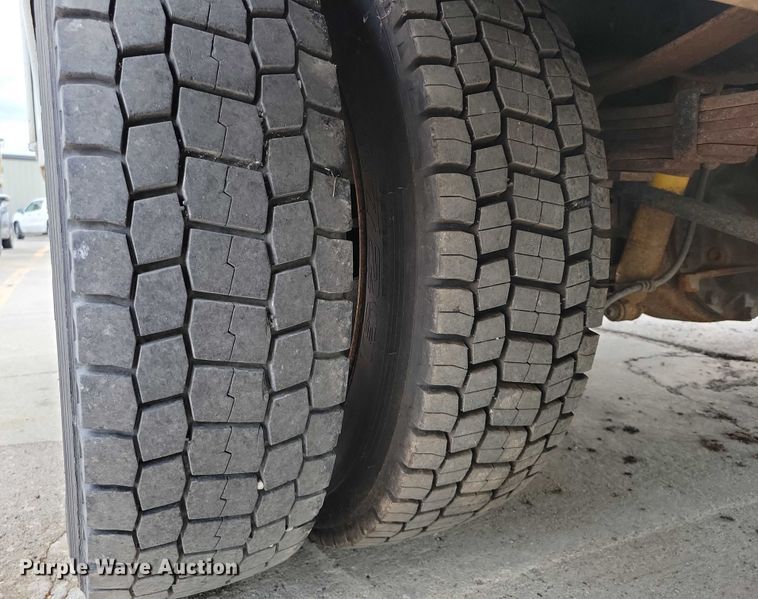 image for item DX7149 2014 Ford F550 utility / service truck