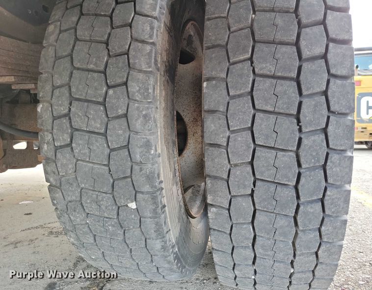 image for item DX7149 2014 Ford F550 utility / service truck