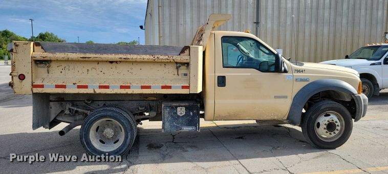 image for item DX7150 2005 Ford F550 dump truck