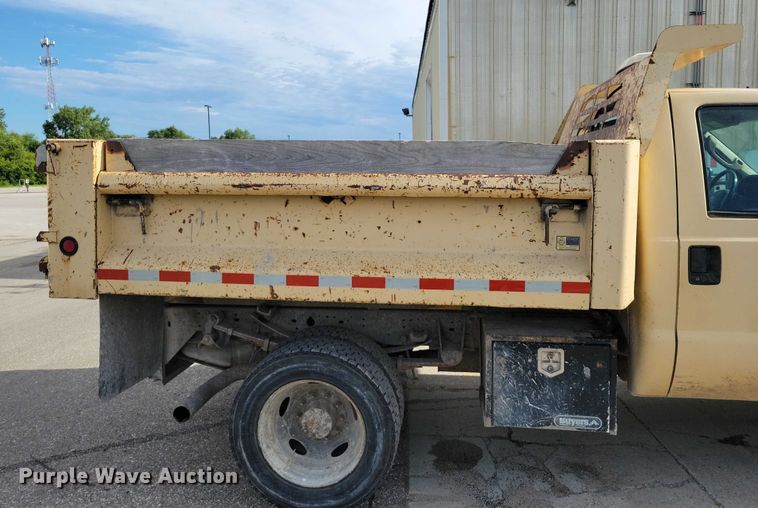 image for item DX7150 2005 Ford F550 dump truck