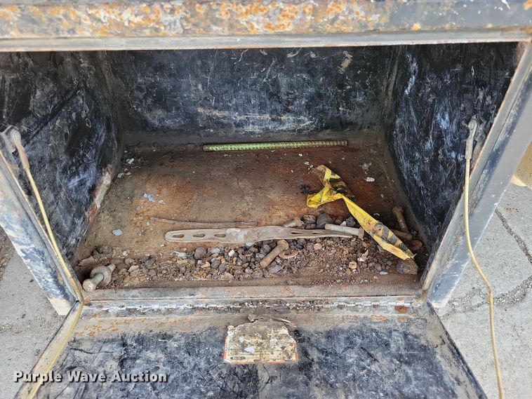 image for item DX7150 2005 Ford F550 dump truck