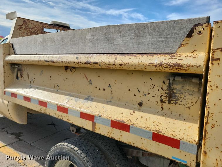 image for item DX7150 2005 Ford F550 dump truck