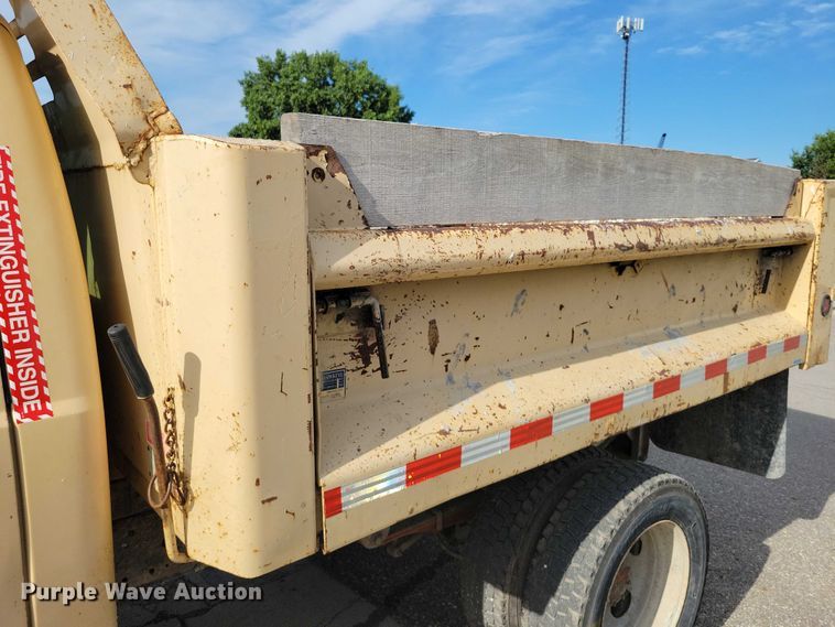 image for item DX7150 2005 Ford F550 dump truck