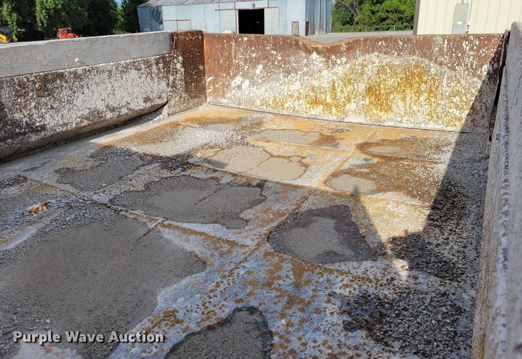 image for item DX7150 2005 Ford F550 dump truck