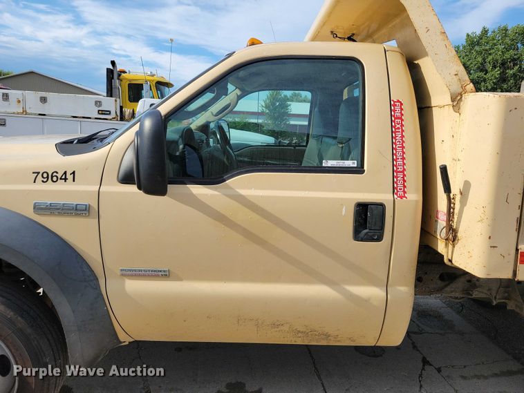 image for item DX7150 2005 Ford F550 dump truck