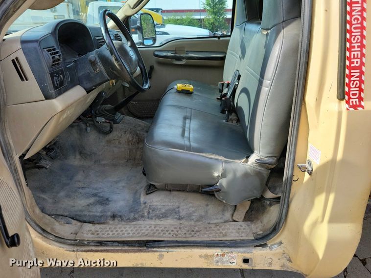 image for item DX7150 2005 Ford F550 dump truck