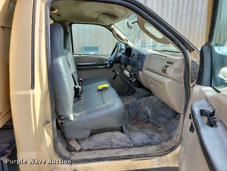 image for item DX7150 2005 Ford F550 dump truck