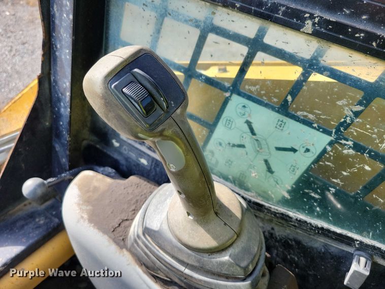 image for item DX7152 2009 Caterpillar 257B2 tracked skid steer loader