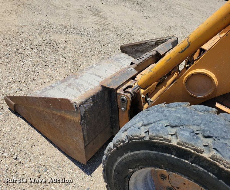 image for item DX7158 Case 465 skid steer loader
