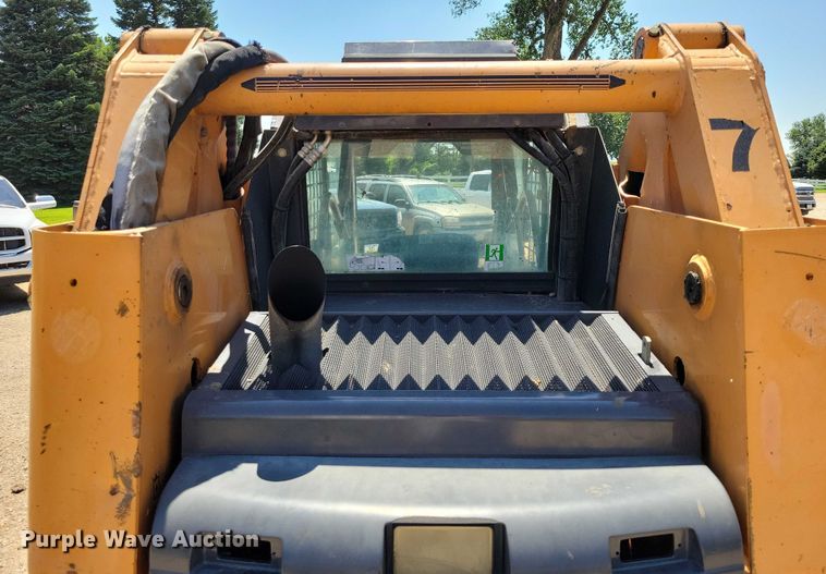 image for item DX7158 Case 465 skid steer loader