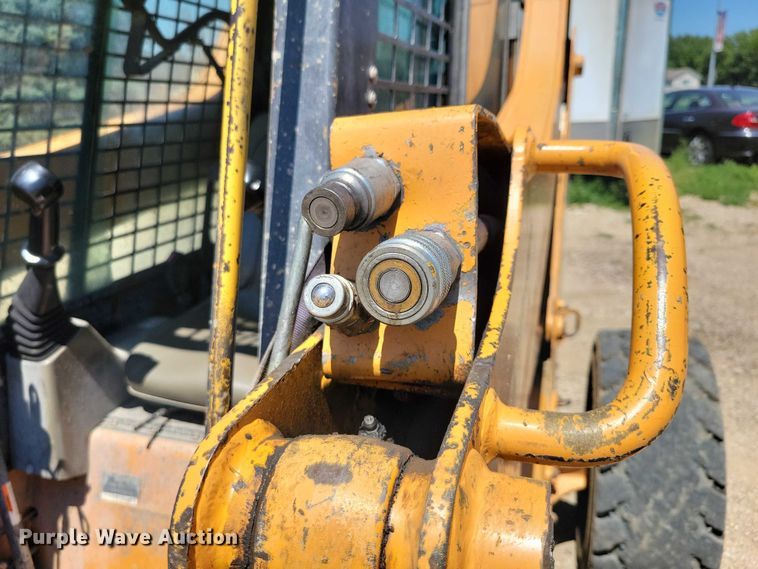image for item DX7158 Case 465 skid steer loader