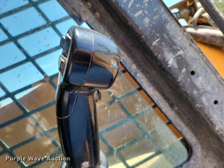 image for item DX7158 Case 465 skid steer loader