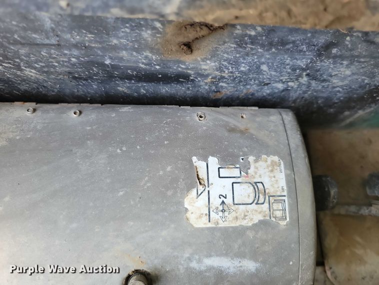 image for item DX7158 Case 465 skid steer loader