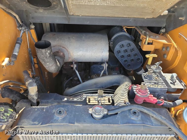 image for item DX7158 Case 465 skid steer loader