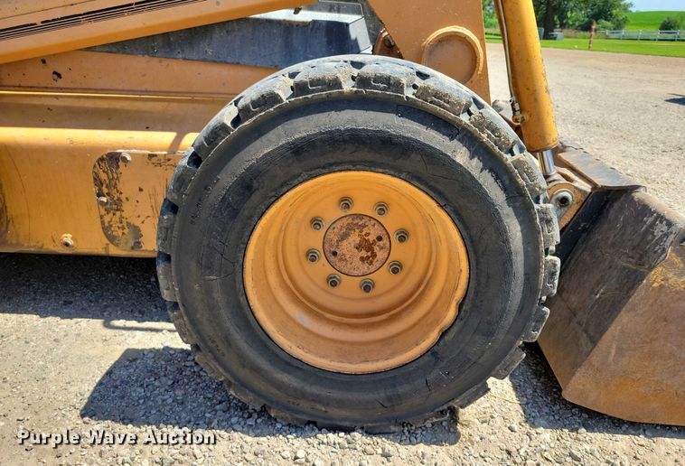 image for item DX7158 Case 465 skid steer loader
