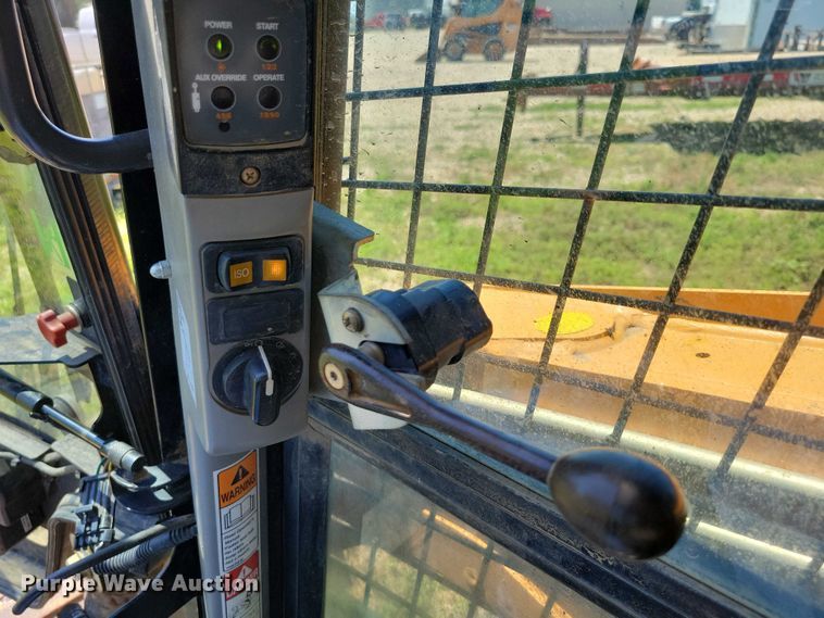 image for item DX7159 2018 Case TR310 tracked skid steer loader