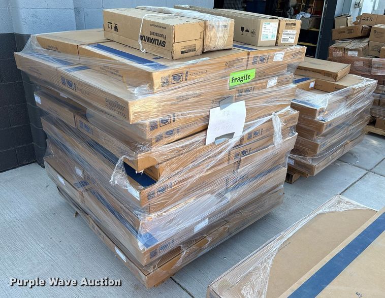 image for item DX8041 (2) pallets of light fixtures  