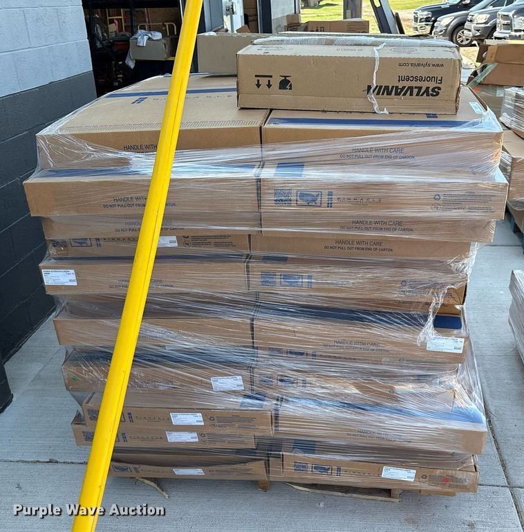 image for item DX8041 (2) pallets of light fixtures  