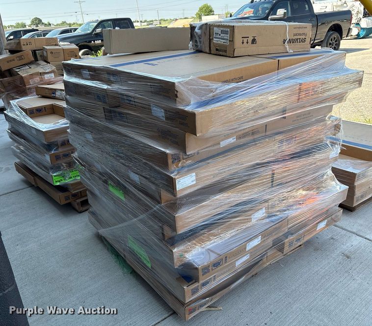 image for item DX8041 (2) pallets of light fixtures  