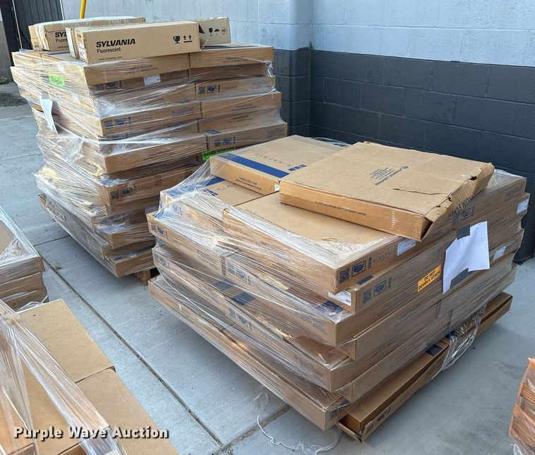 image for item DX8041 (2) pallets of light fixtures  