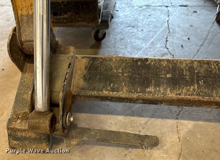 image for item DX8044 2019 ASV RT-25 tracked skid steer loader