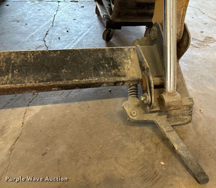 image for item DX8044 2019 ASV RT-25 tracked skid steer loader