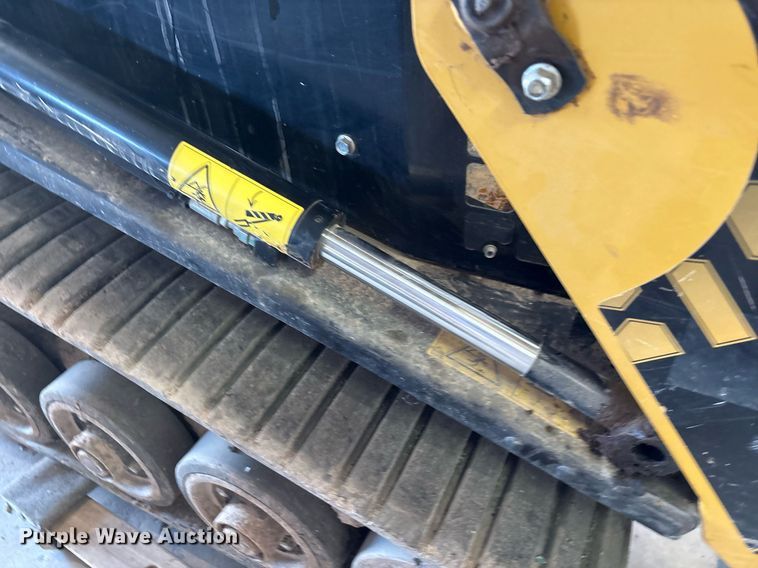 image for item DX8044 2019 ASV RT-25 tracked skid steer loader