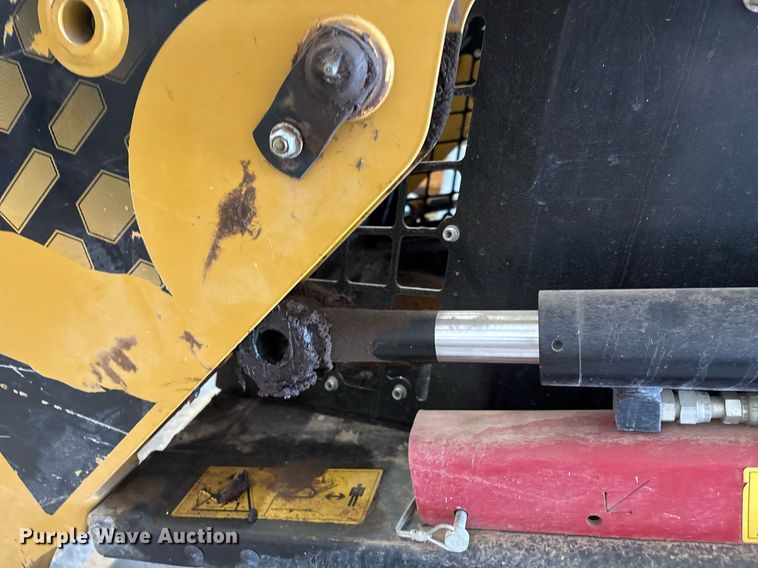 image for item DX8044 2019 ASV RT-25 tracked skid steer loader