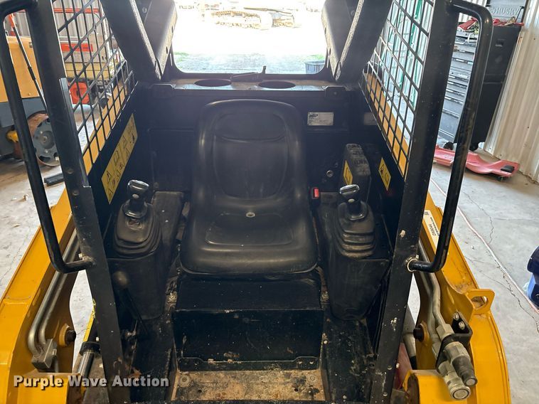 image for item DX8044 2019 ASV RT-25 tracked skid steer loader