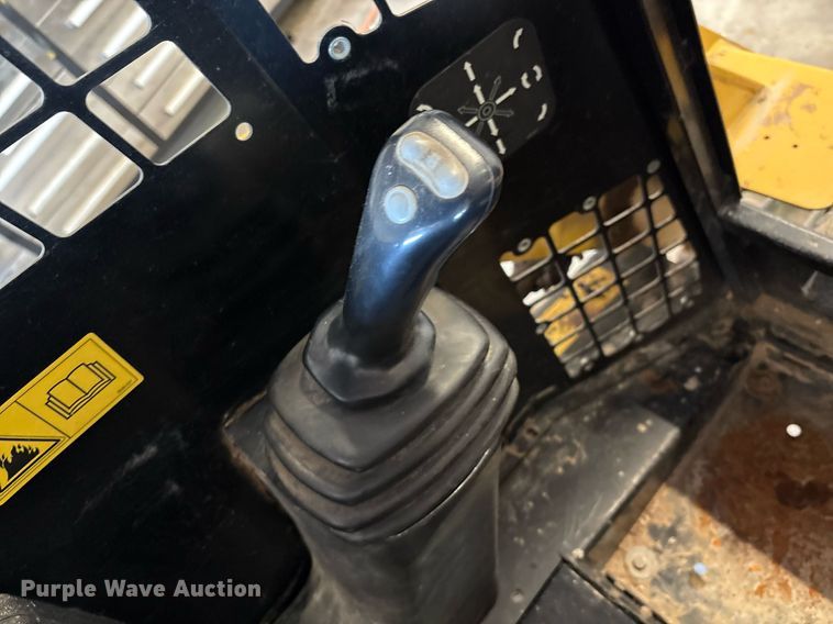 image for item DX8044 2019 ASV RT-25 tracked skid steer loader